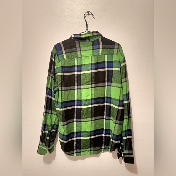American Eagle Outfitters Athletic Fit Plaid Flannel - Picture 2 of 3